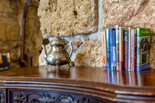 Bed & Breakfast Arabesque: An Arts And Residency Center In Old Acre