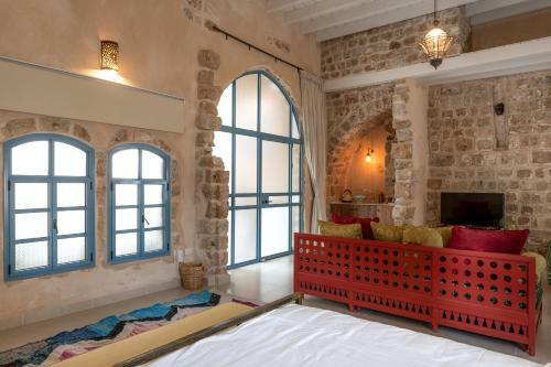 Bed & Breakfast Arabesque: An Arts And Residency Center In Old Acre