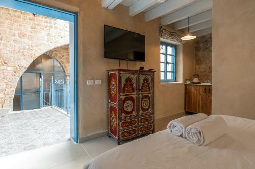 Bed & Breakfast Arabesque: An Arts And Residency Center In Old Acre