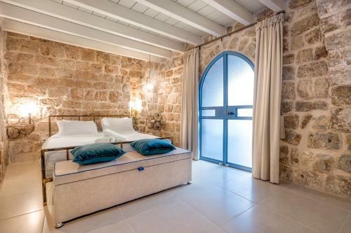 Bed & Breakfast Arabesque: An Arts And Residency Center In Old Acre