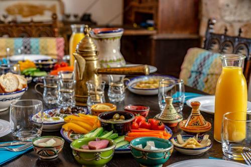 Bed & Breakfast Arabesque: An Arts And Residency Center In Old Acre