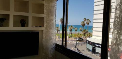 Apartamento Two Bedroom By The Sea On Genosar Str.
