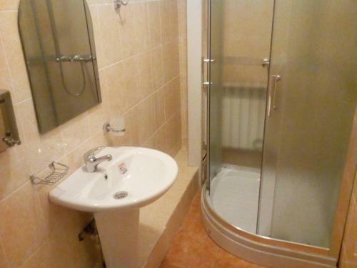 Hostal Nursat Guest House