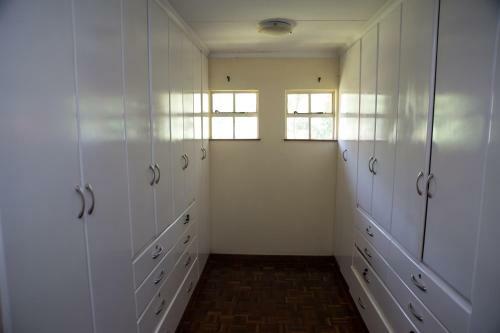 Hostal Adies Garden Suites