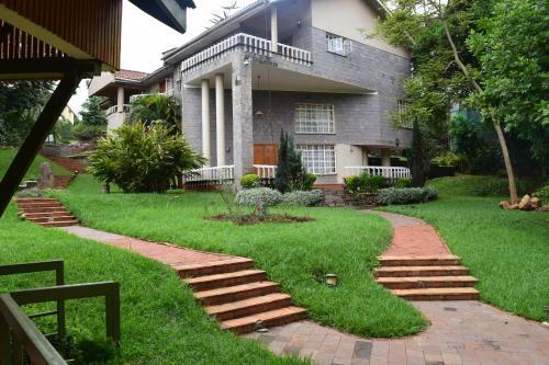 Hostal Adies Garden Suites