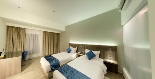 Flora By Crossroads Hotel