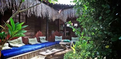 Hostal Barefoot In Barra