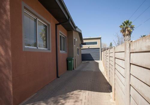 Rnb's Studio Apartment