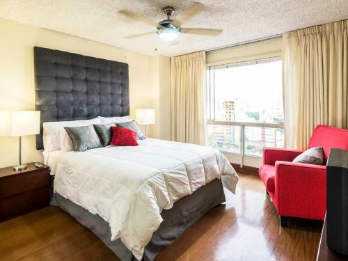 Waterfront Larcomar Apartments