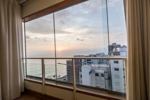Waterfront Larcomar Apartments
