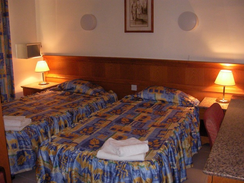 Hotel Dragonara Court Apartments