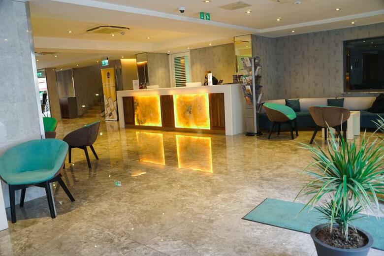 Hotel Pebbles Resort