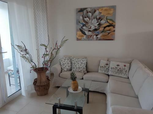 Two-bedroom Apartment K3j At Infiniti Blu