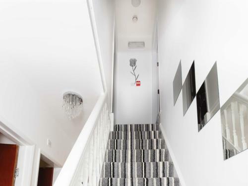 Ruth Apartments
