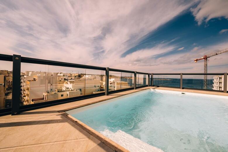 Primera Hotel