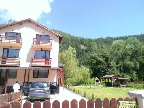Hostal Ella Mansion