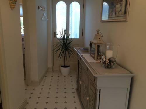 Leadenham Cottage
