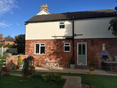 Leadenham Cottage