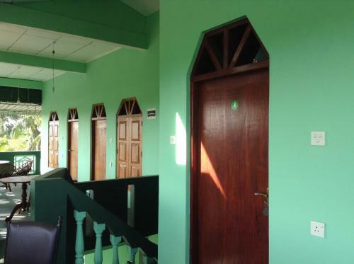 Hostal Lagoon Inn