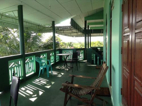 Hostal Lagoon Inn