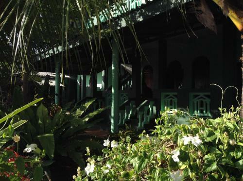 Hostal Lagoon Inn
