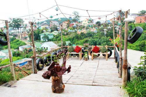 Hobbit Village Da Lat