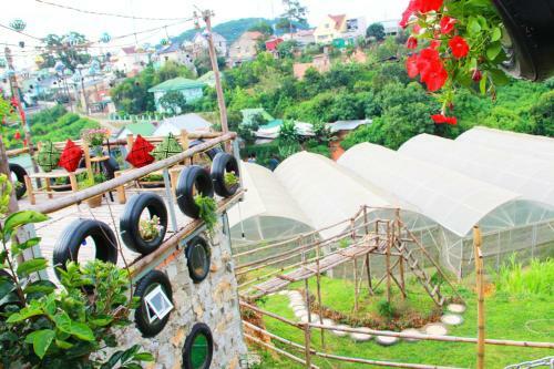 Hobbit Village Da Lat