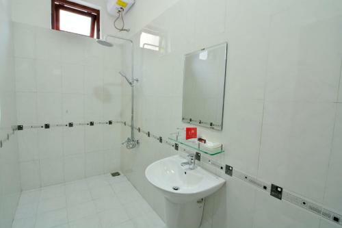 Hotel Redrose Villa