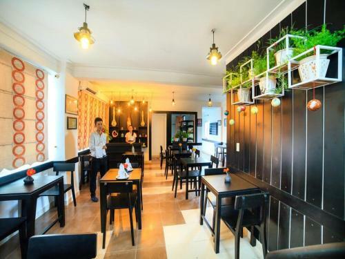 Charming Riverside Hotel