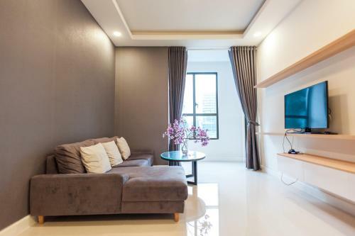 Infinity Edge Pool Apartments