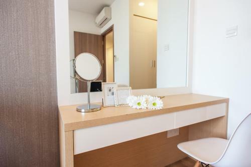 Infinity Edge Pool Apartments