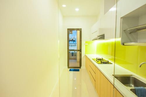 Infinity Edge Pool Apartments