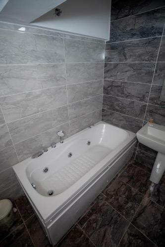 Hotel Shpija E Gjyshit