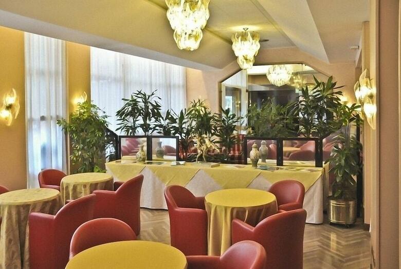 Hotel Lloyd