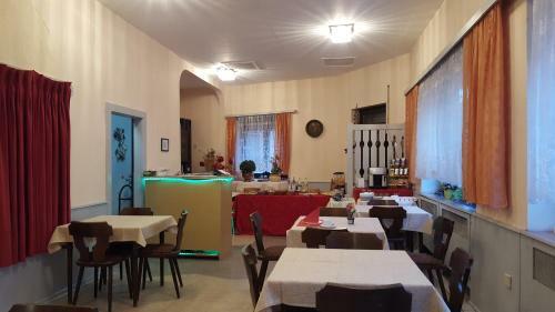 Kansakar Hotel