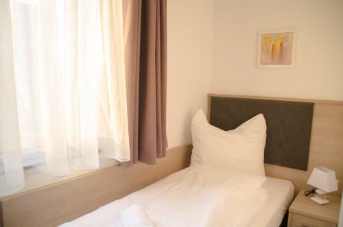 Alpha & Omega Hotel