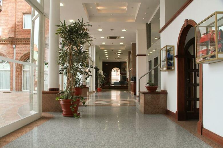 Hotel Reviens