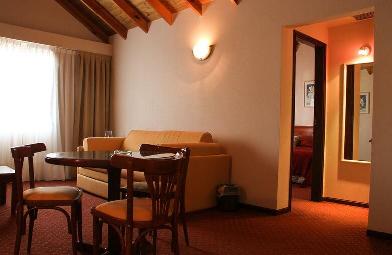 Hotel Reviens