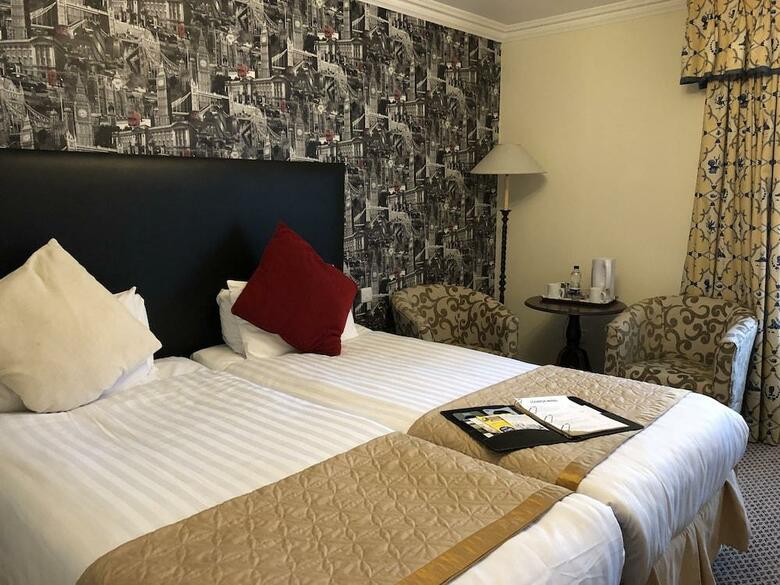 Brook Kingston Lodge Hotel