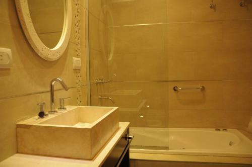 Apartamento Lom Suites