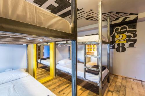 Onas Hostel & Suites