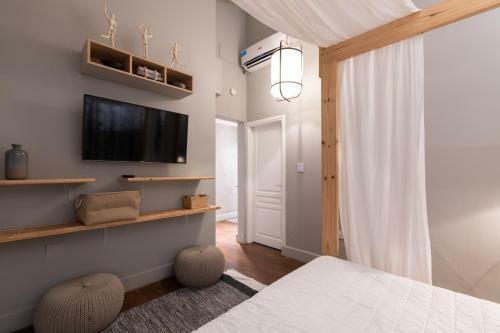 Onas Hostel & Suites