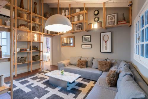 Onas Hostel & Suites
