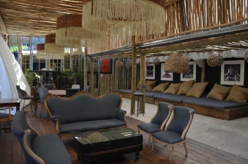 Onas Hostel & Suites