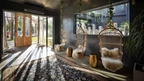 Onas Hostel & Suites
