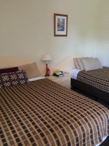 Ambassador Motor Inn