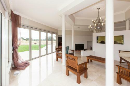 Lodge Aurora Manor Rooms
