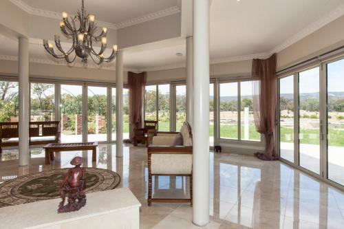 Lodge Aurora Manor Rooms
