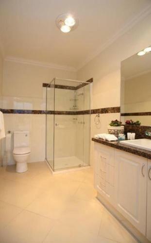 Lodge Aurora Manor Rooms