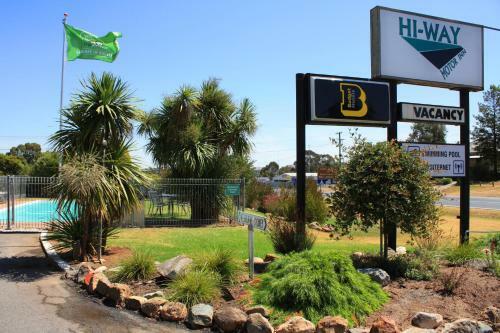 Hi Way Motor Inn